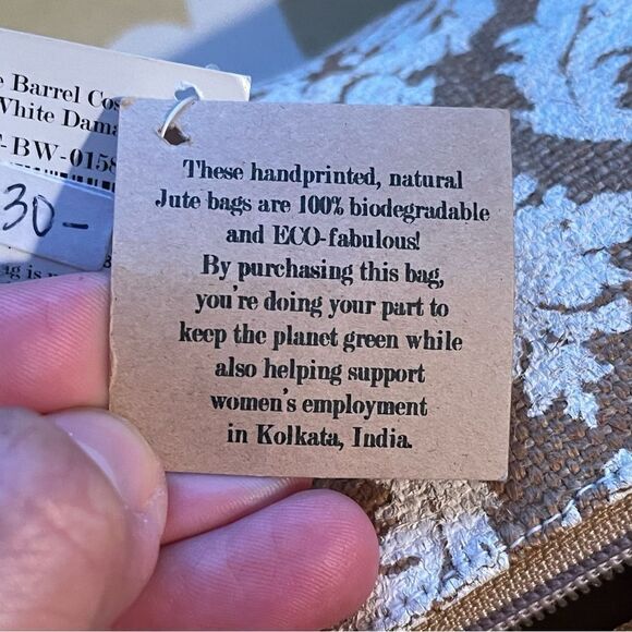 Toss Designs NWT Jute Barrel Cosmetic Bag White Damask, 8” X 4.5” - Picture 6 of 10